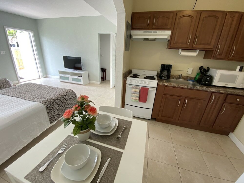 Фото Coral Key Inn