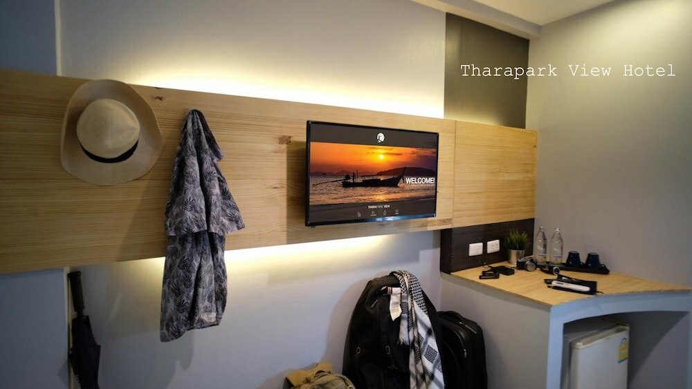 Фото Tharapark View Hotel