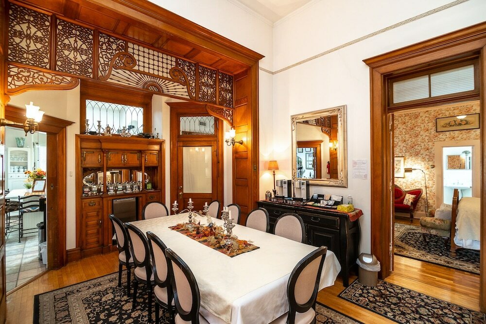 Фото The Blenman Inn