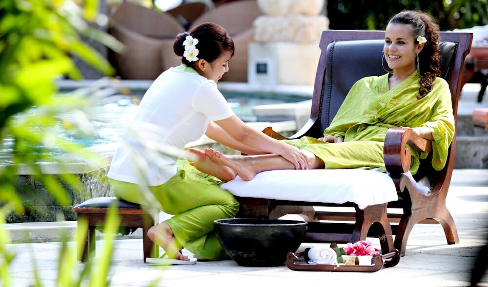 Фото Adhi Jaya Hotel