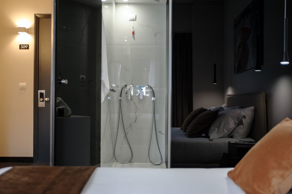 Фото B4b Athens Signature Hotel