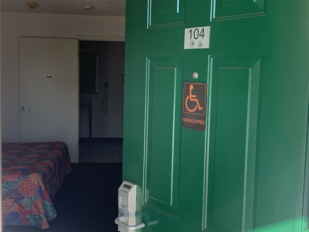 Фото Garden Inn & Suites