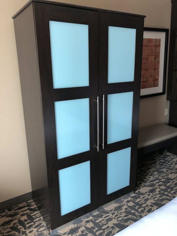 Фото Holiday Inn Express & Suites North Dallas at Preston, an Ihg Hotel