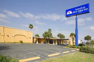 Гостиница Americas Best Value Inn Laredo