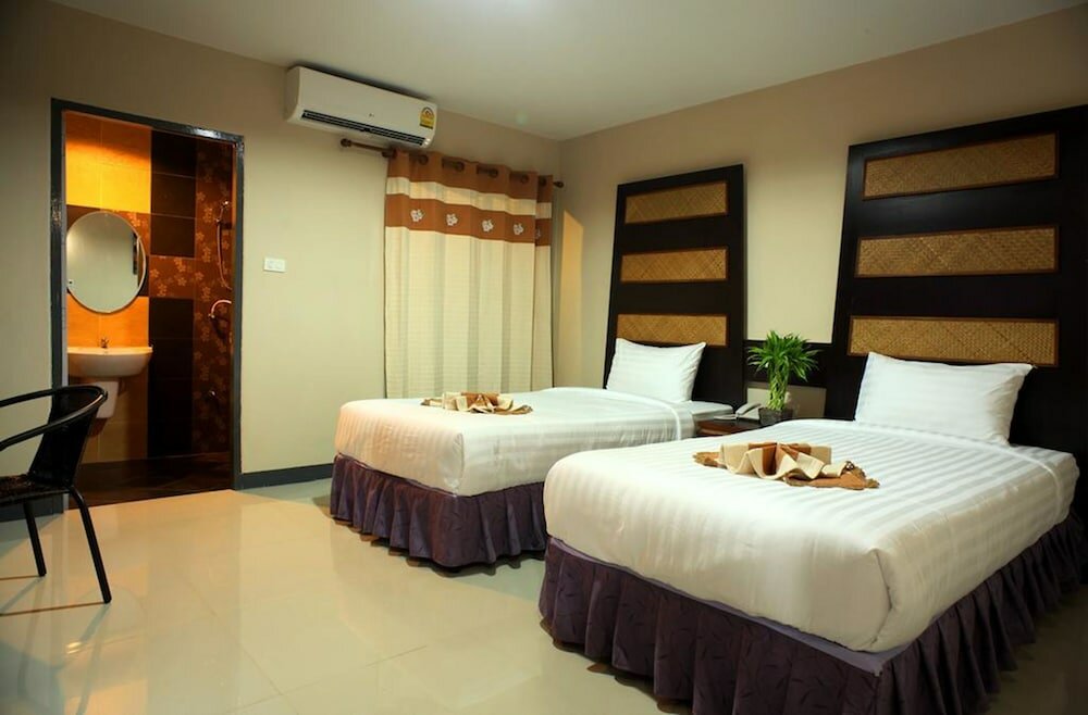 Фото The Corner Hotel - Adults Only