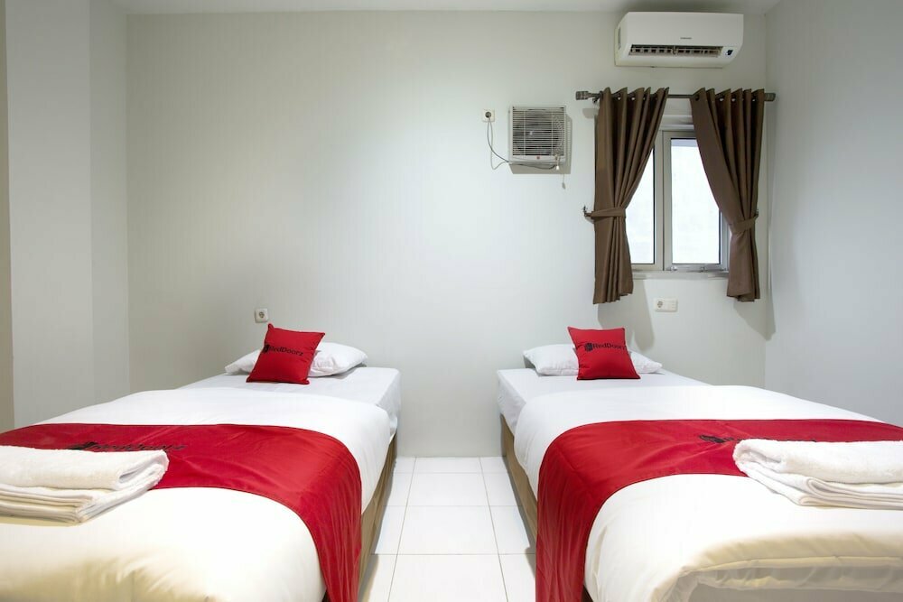Hotel RedDoorz @ Pelajar Pejuang 3, Bandung, photo