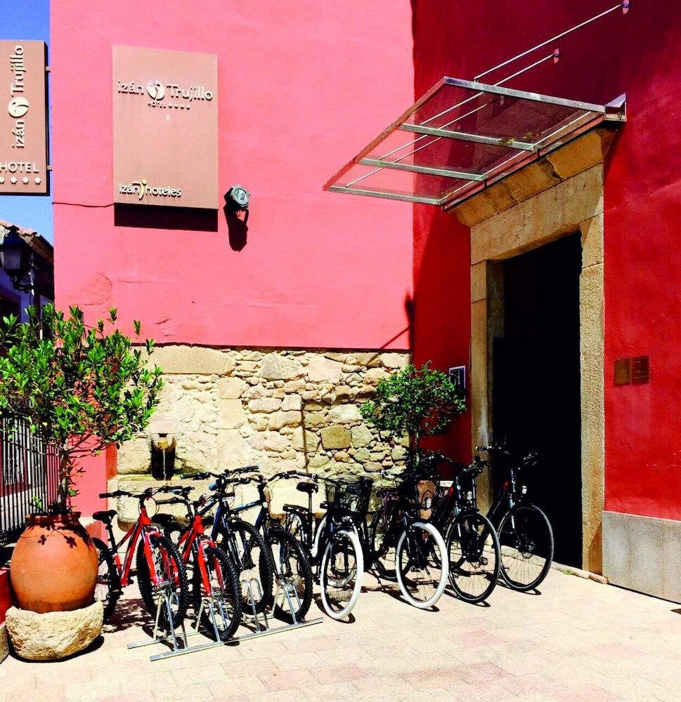 Фото Hotel Izan Trujillo