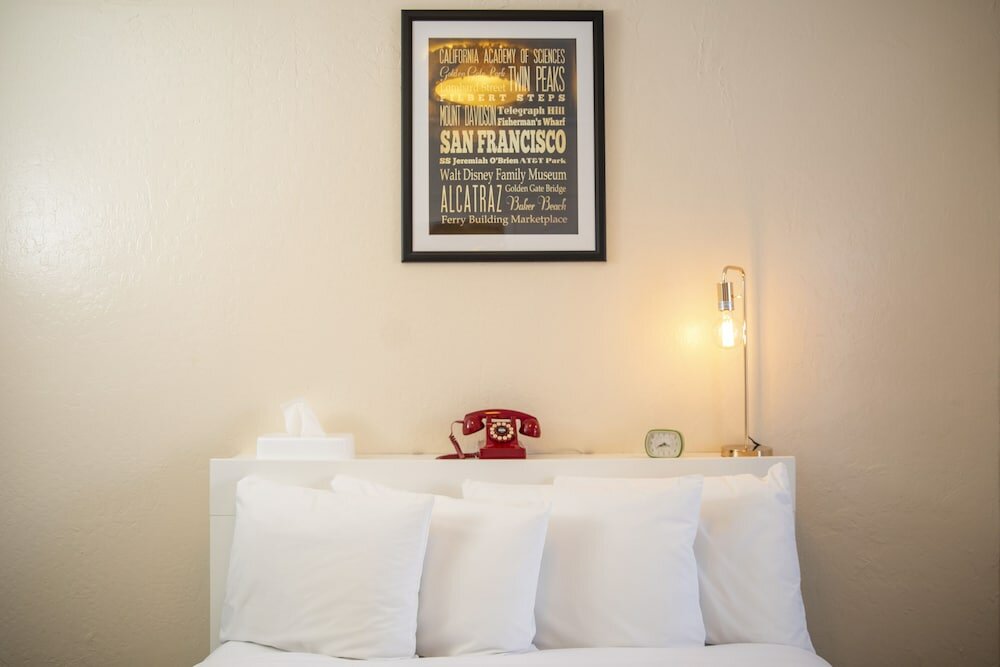 Фото Edwardian Hotel