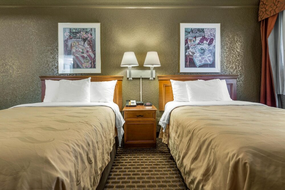 Фото Quality Inn & Suites Airport