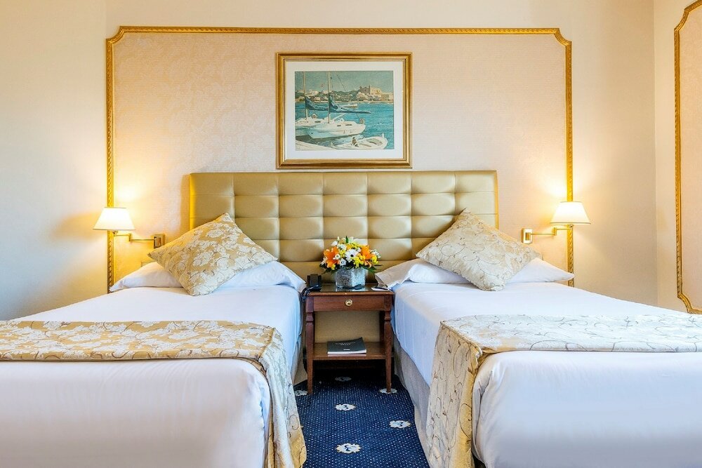 Фото Hotel Roger de Lluria