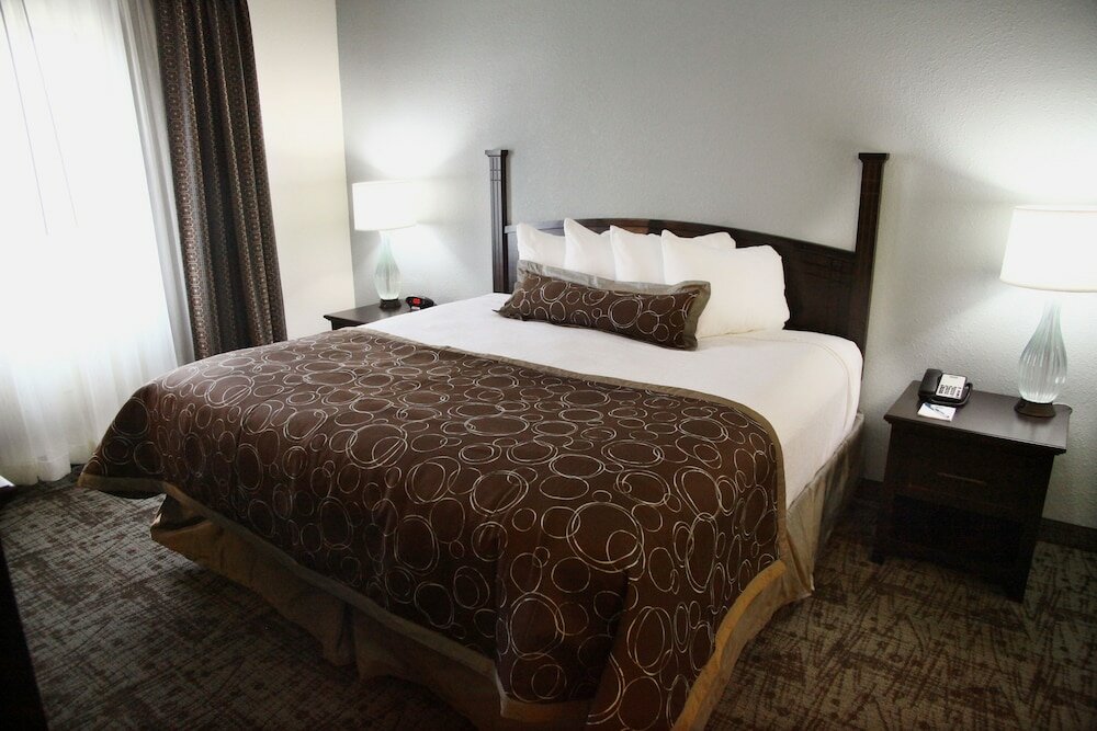 Фото Staybridge Suites Minot, an Ihg Hotel