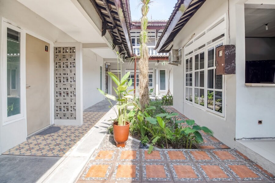 Фото RedDoorz near Malioboro Tugu Station Jogja 2