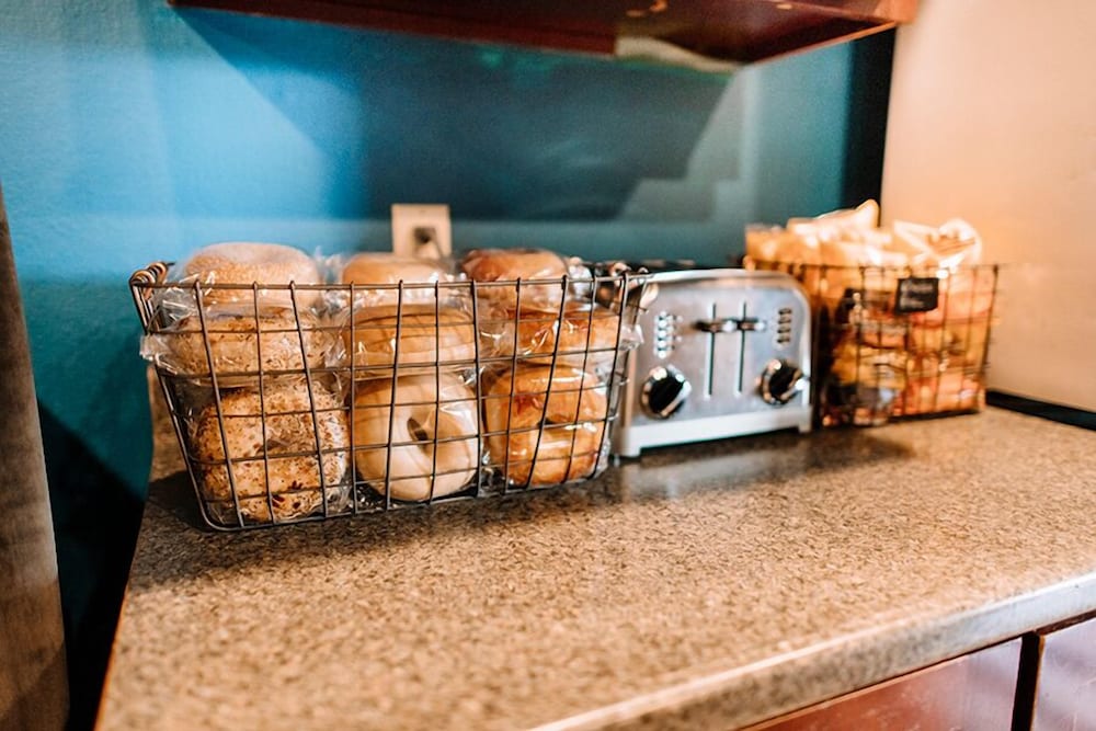 Фото The Maverick Hotel Eugene near University