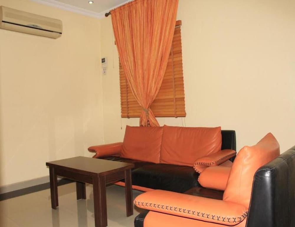 Фото Tyndale Residence Ltd