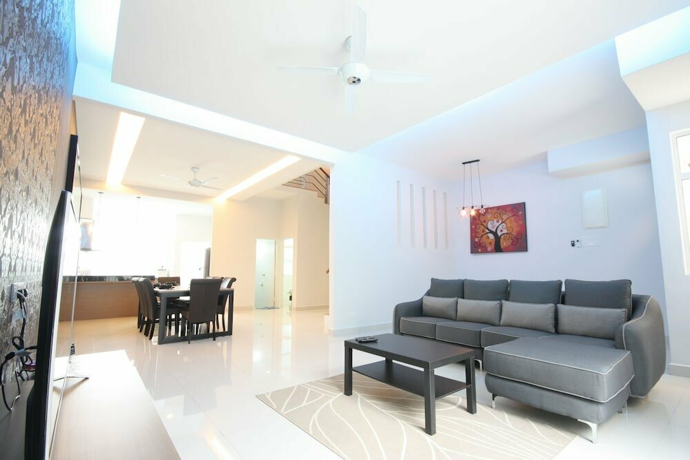 Short-term housing rental Shamrock Beach Villas 9, Penang, photo
