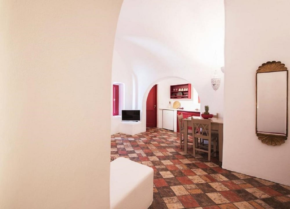 Фото The Architect's Cave House