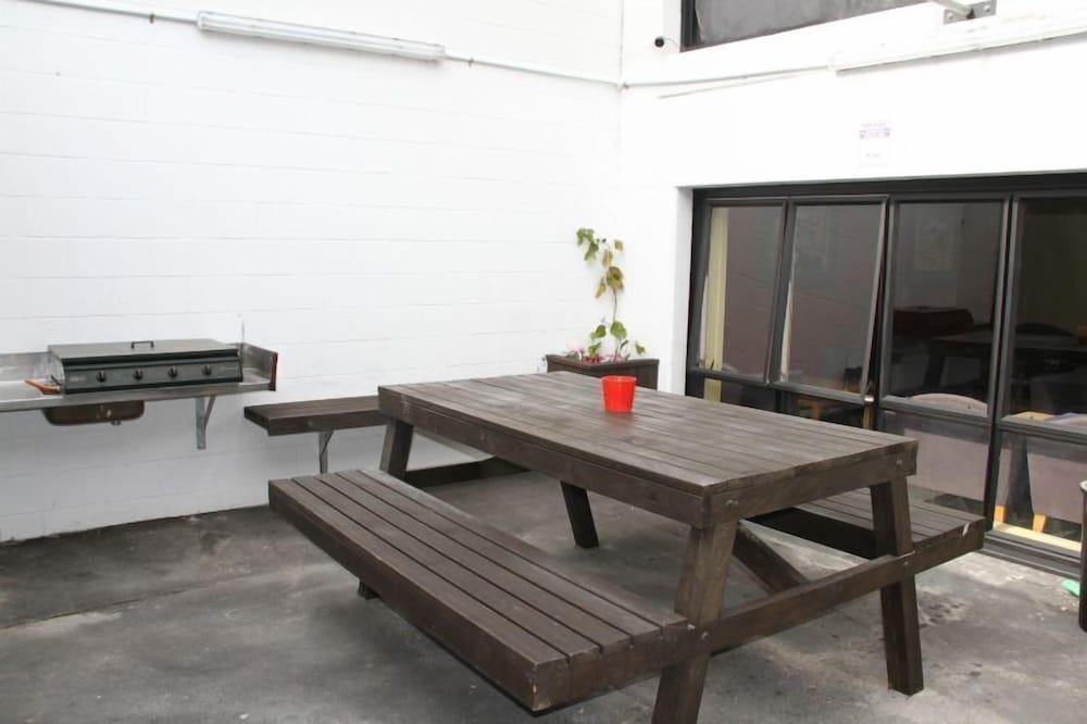 Фото Silverfern Backpackers