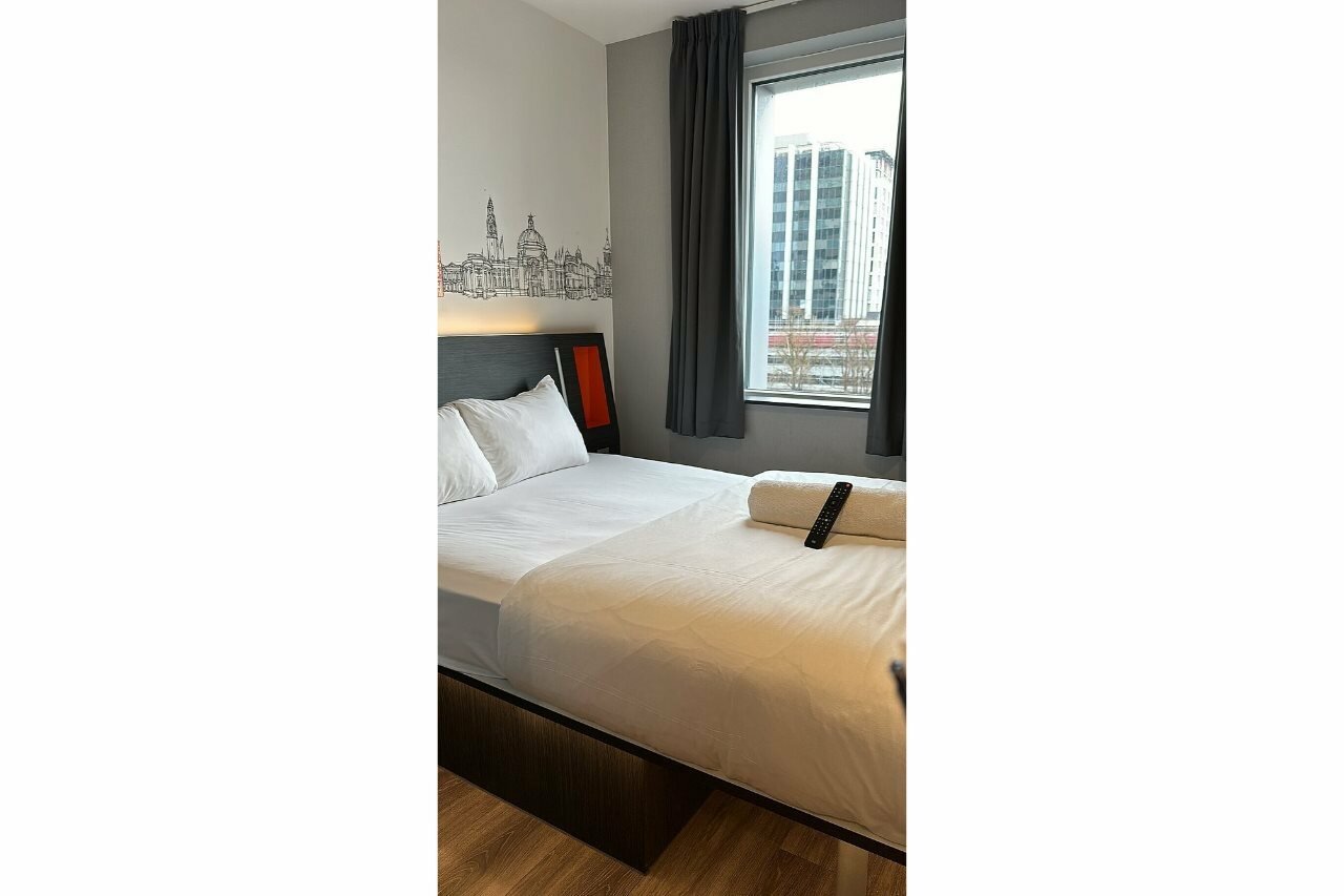 Фото EasyHotel Cardiff