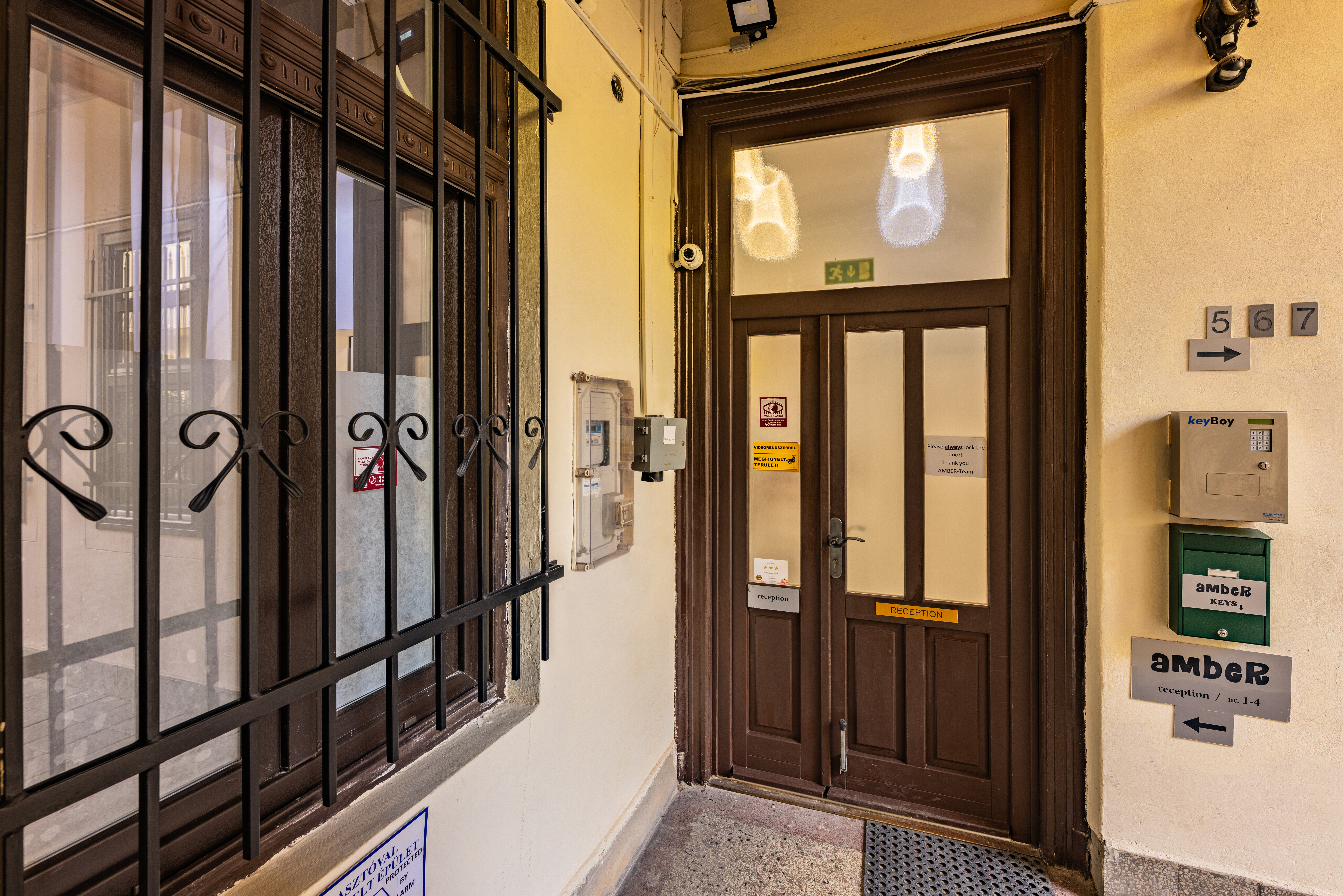 Фото Amber Gardenview Studios