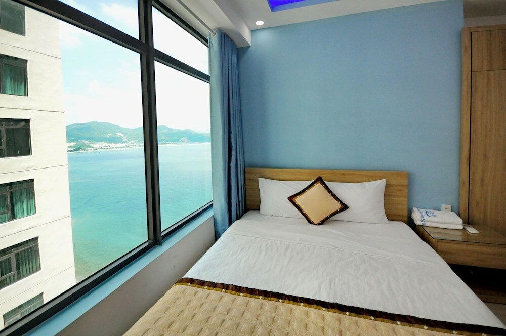 Фото Handy Beachfront Apartment