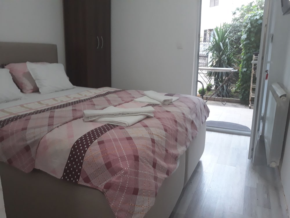 Фото Radovic apartments