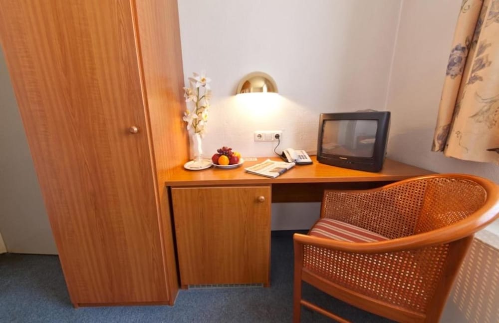 Фото Centrum Hotel Commerz am Bhf Hamburg Altona