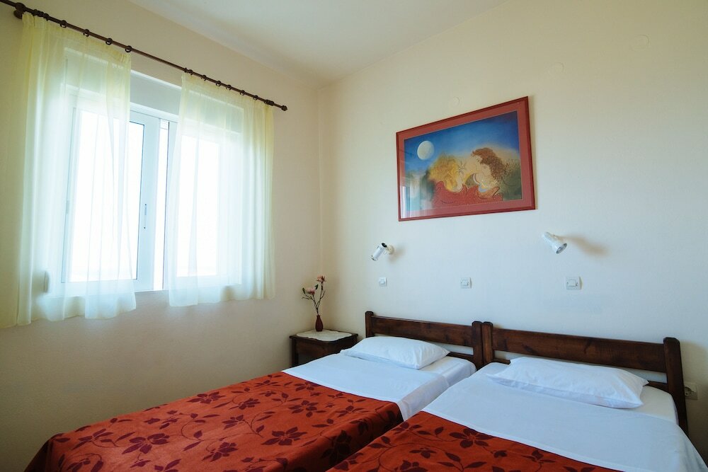 Фото Kalithea Apartments