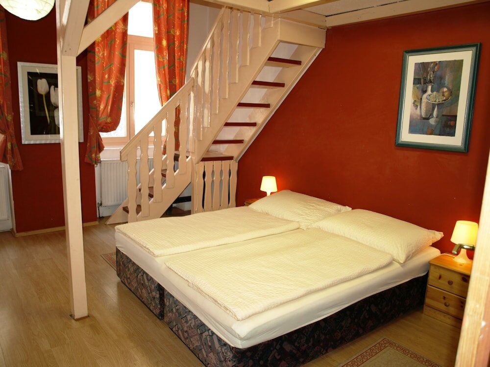 Фото Pension Liechtenstein Apartments II