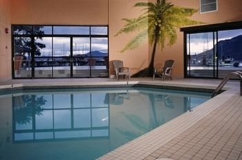 Фото Oceanfront Suites at Cowichan Bay