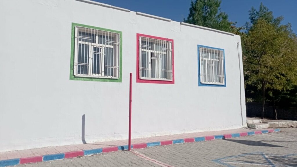 Primary school Asmadere Primary School, Besiri, photo