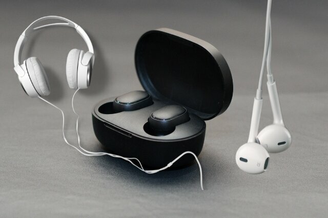 Items for mobile phones Smart Stay Mobiles Phones Trading, Dubai, photo