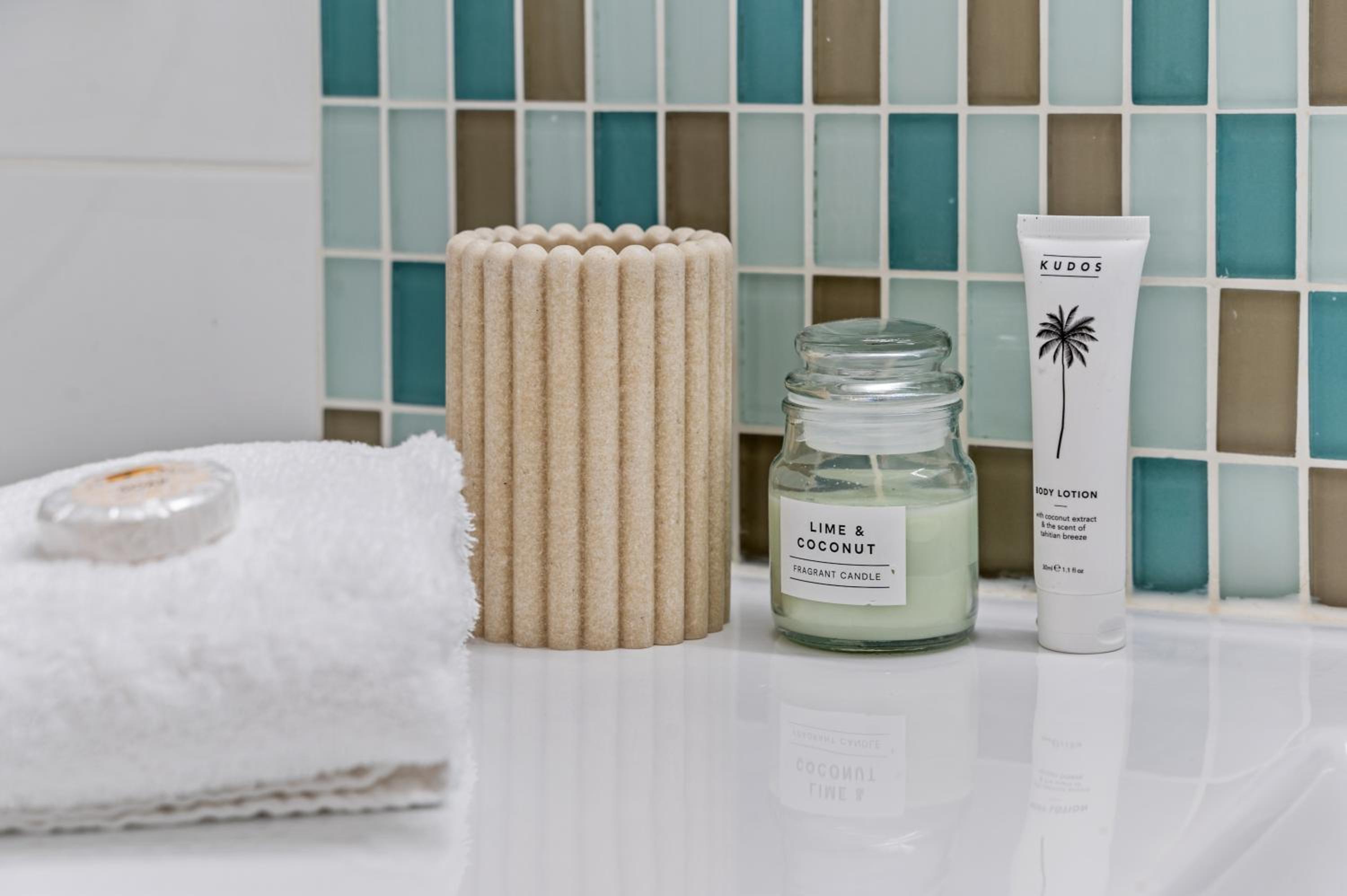 Фото Hi Ho Beach Apartments