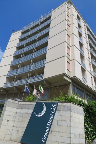 Гостиница Grand Hotel Golf в Тиррении