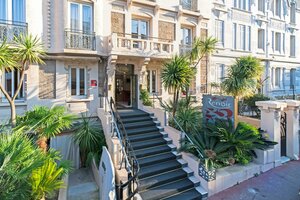 отель Hotel Renoir