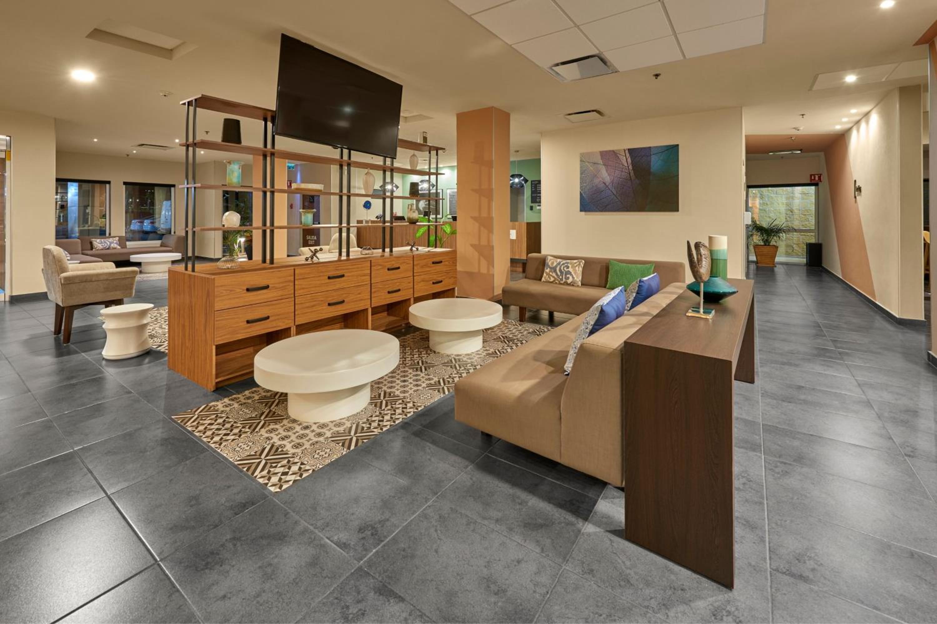 Фото City Express Suites by Marriott Cabo San Lucas