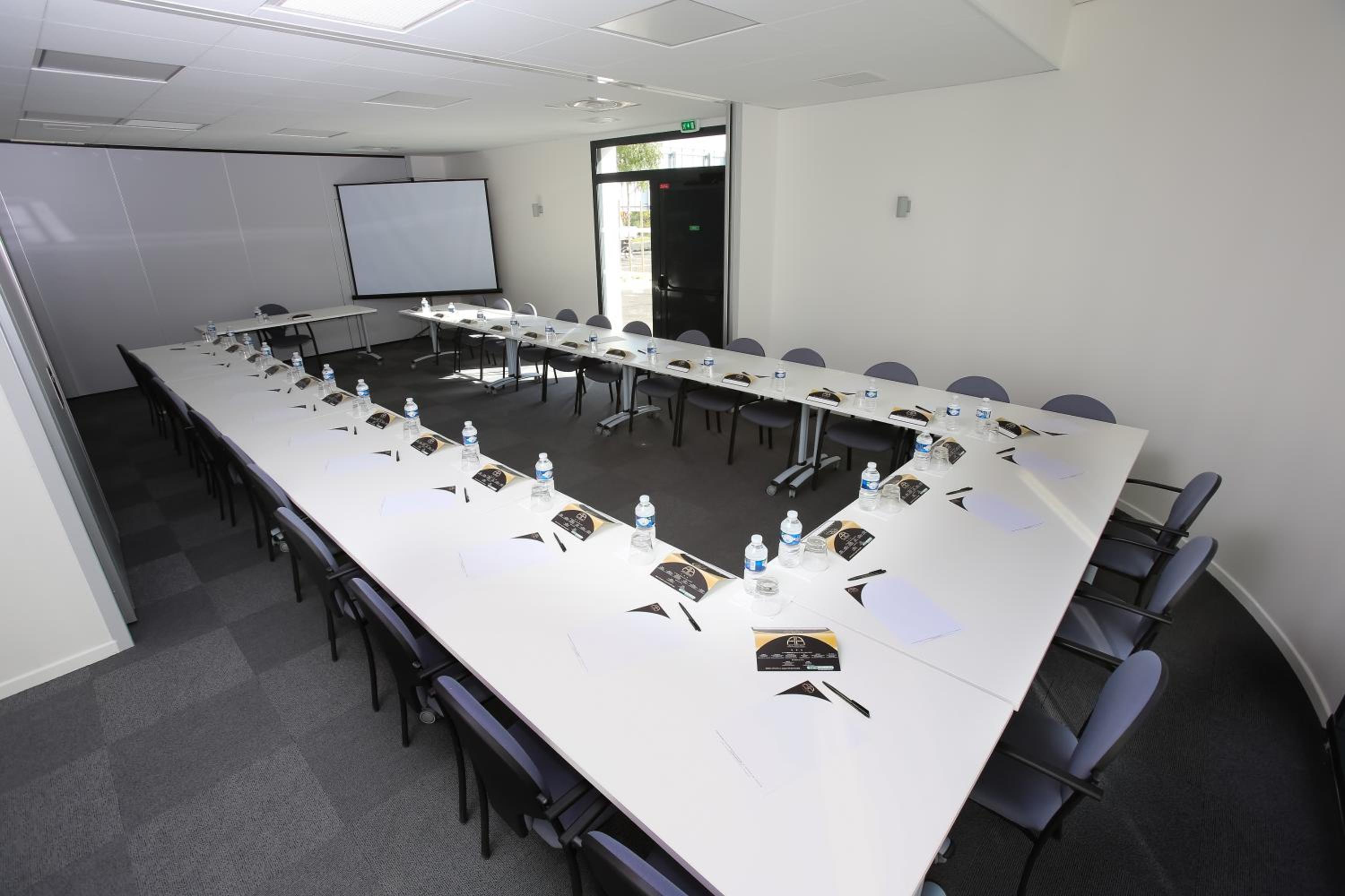 Фото All Suites Appart Hotel Orly Rungis