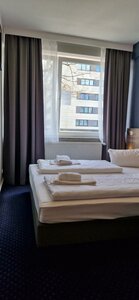 Гостиница Hotel Mercedes Hamburg