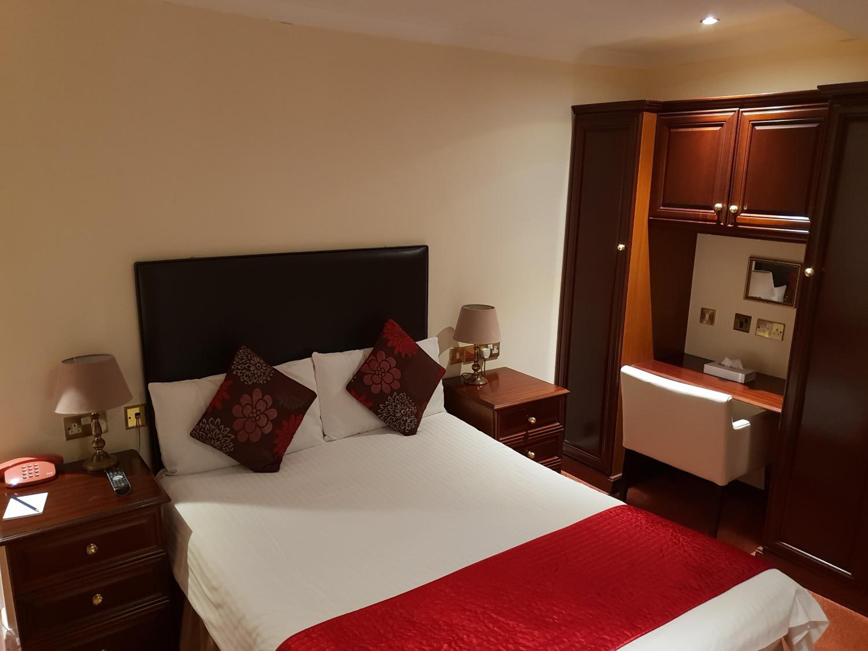 Фото Ascot Hotel