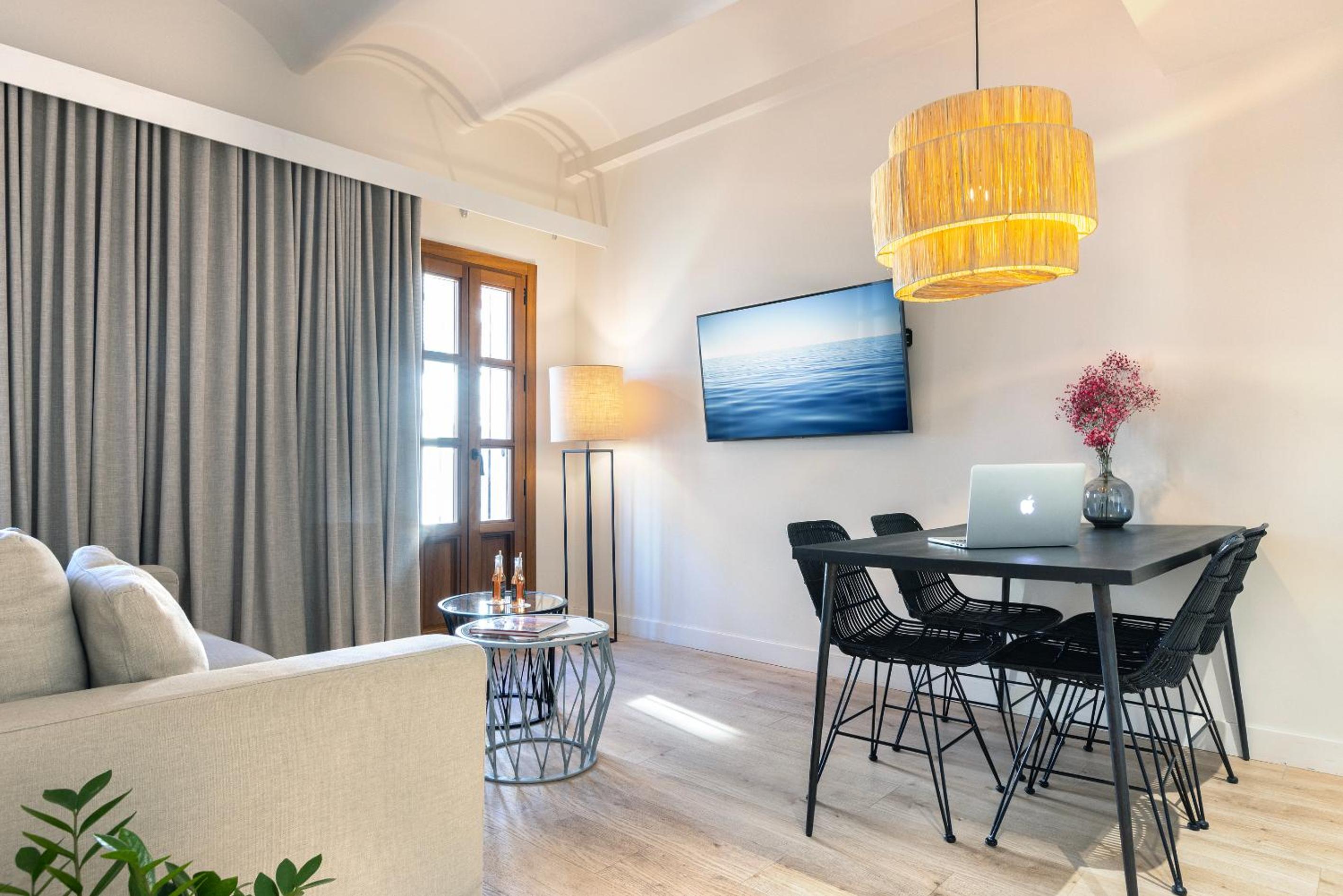 Фото Отель Samaritana Suites