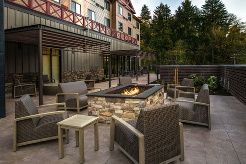 Гостиница Courtyard by Marriott Olympia в Олимпии