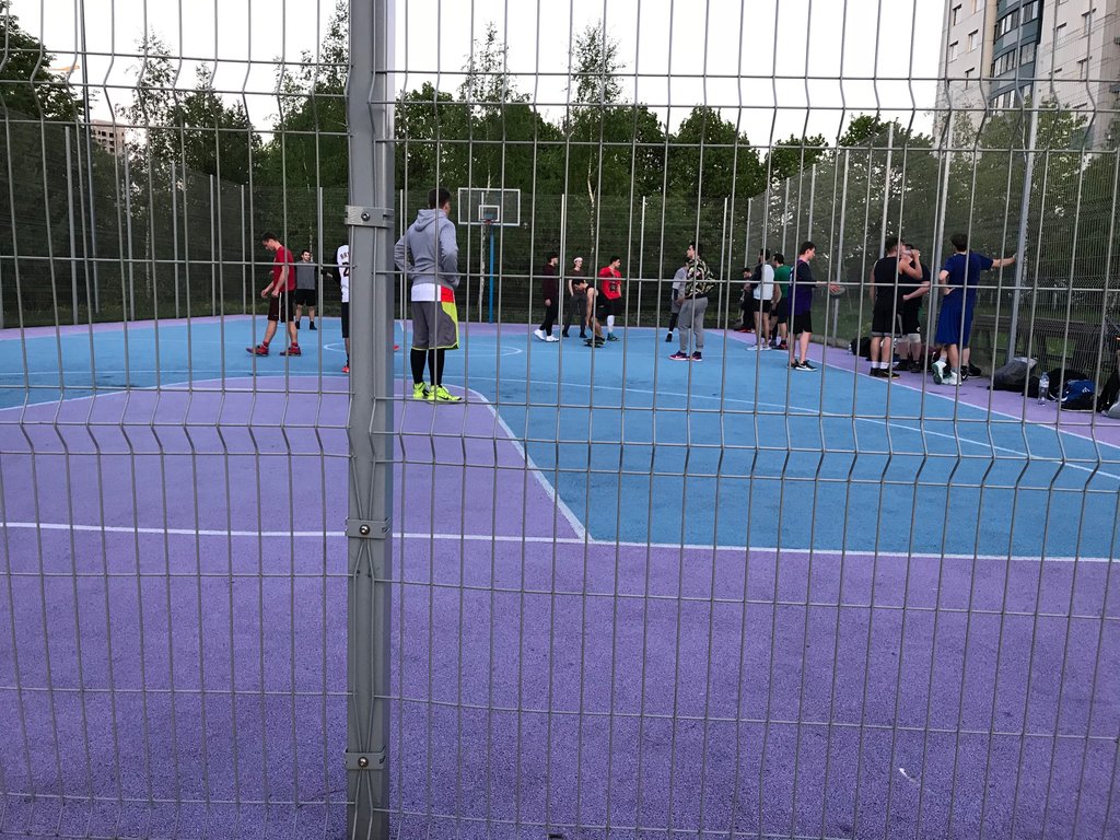 Баскетбольные площадки спб на улице карта