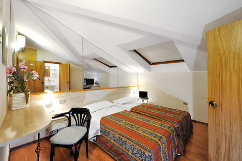 Внешний вид отеля Hotel Ziò Imola в Имоле, фото 5