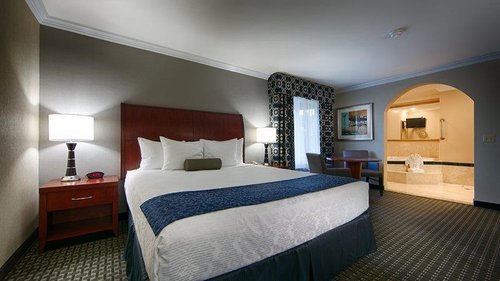 Внешний вид отеля Best Western Plus Marina Shores Hotel в Дана-Пойнте, фото 1