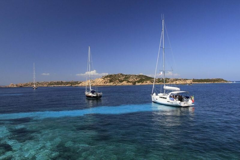 Яхта Sardinia