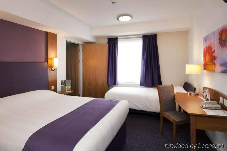 Гостиница Premier Inn Birmingham City Centre Broad Street в Бирмингеме