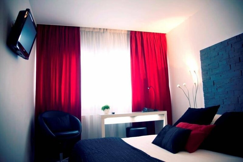 Гостиница DM Hotel в Форбаке