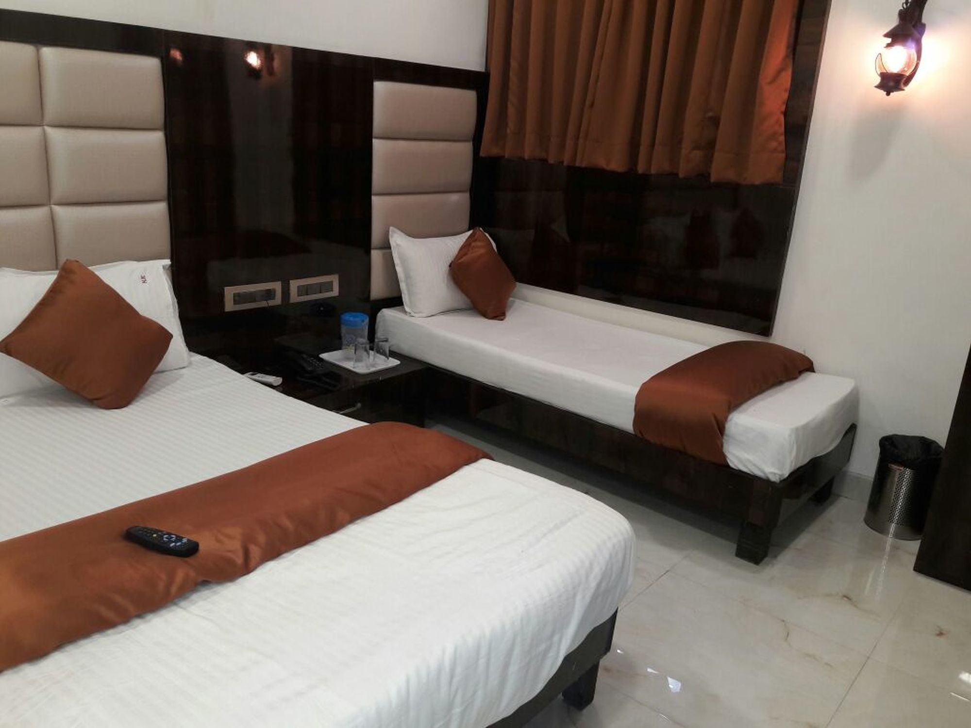 Фото Hotel Karishma