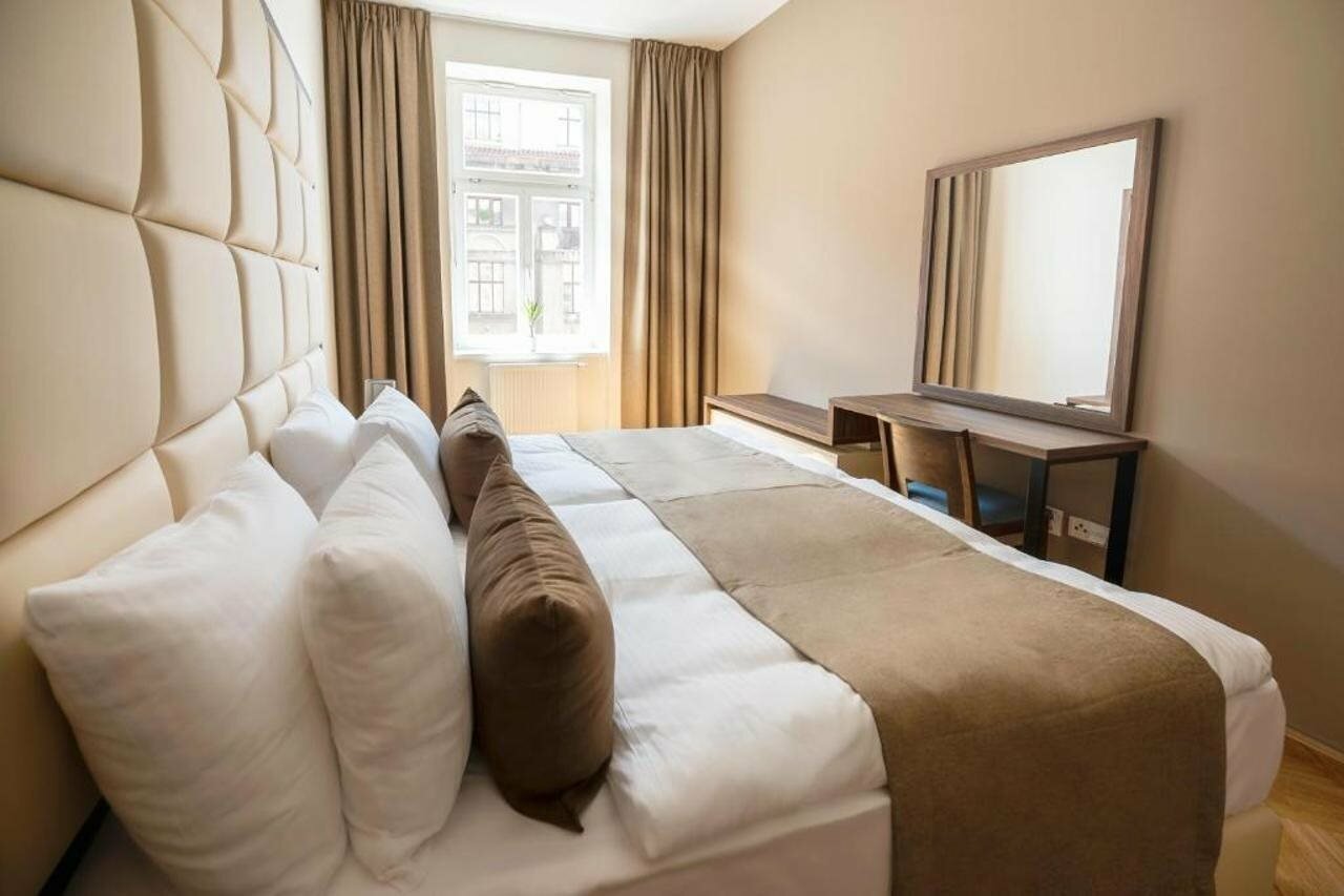 Фото Letna Garden Suites