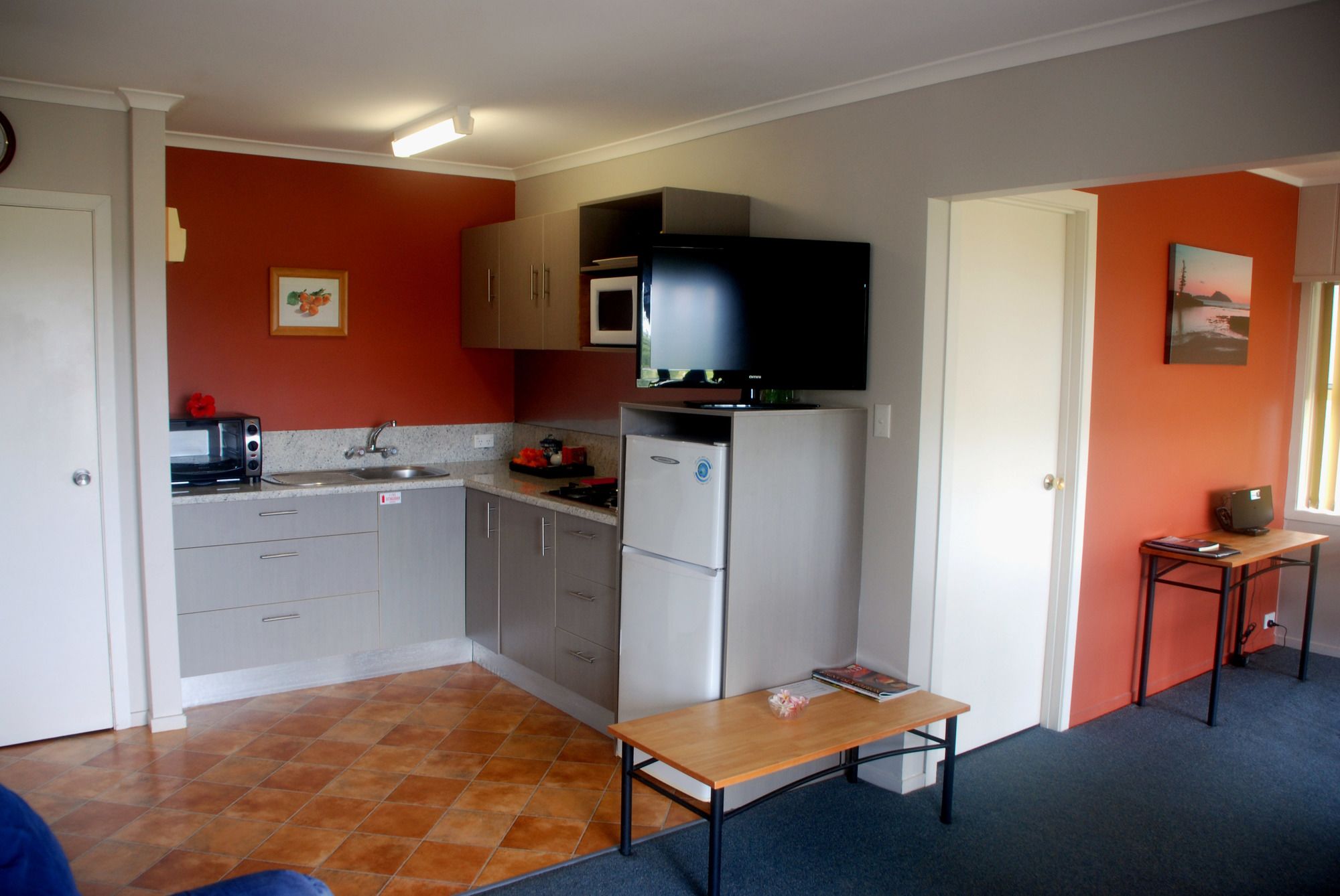 Фото Cascade Garden Apartments