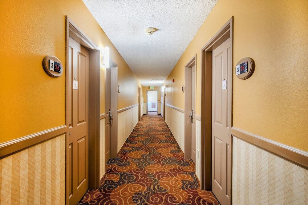 Фото Oyo Hotel Castle Rock Co Downtown